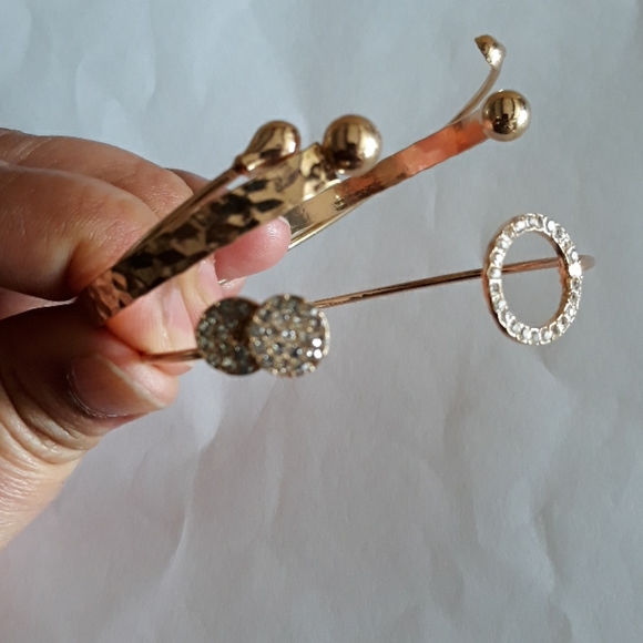 Bracelets - Picture 10 of 10